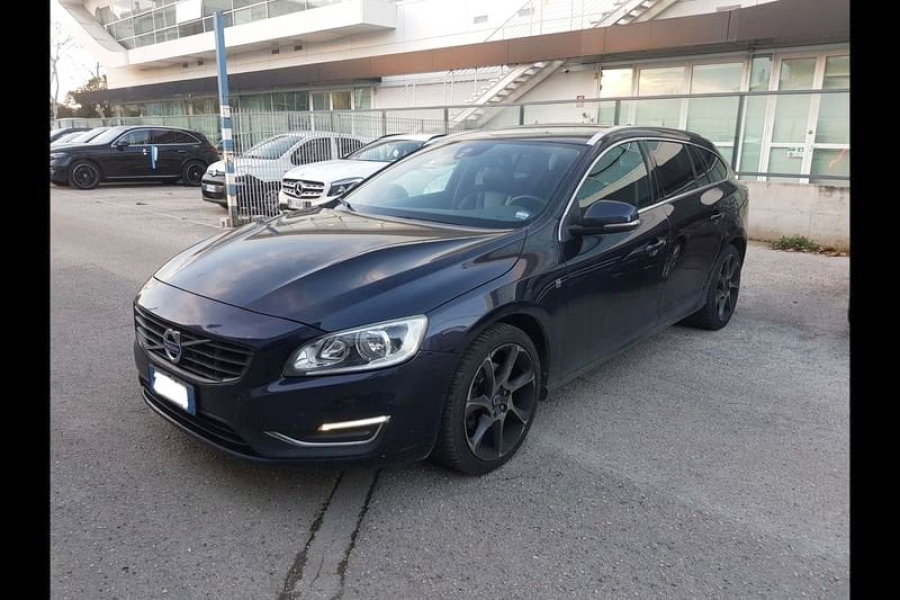 VOLVO V60 D3 Geartronic Kinetic Automatico 1.969 cc 150 CV Diesel  5/2016 EURO 6 ME 181.802 km TIMH 8.500 NETTO